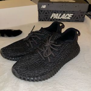 8/10 Condition 2015 Yeezy Pirate Black